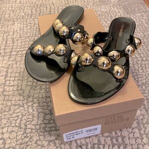 Steve Madden 
Size 10 
Chrishelle Sandal